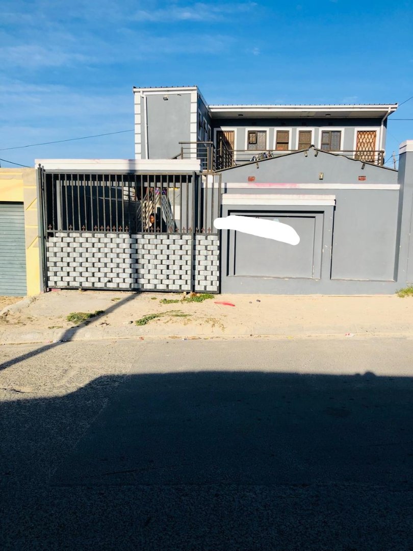 8 Bedroom Property for Sale in Harare Western Cape